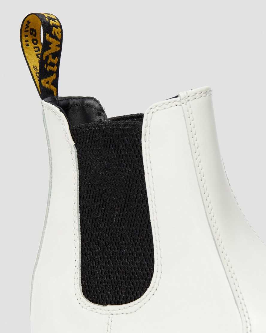 weiße dr. martens 2976 chelsea boots mit glatter plateausohle für herren