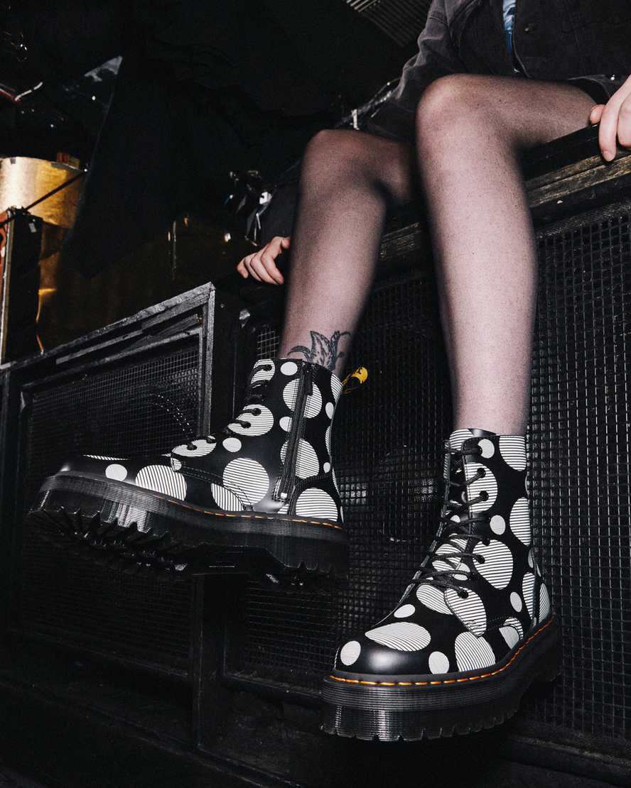schwarze dr. martens jadon polka dot glatte herren-plateaustiefel