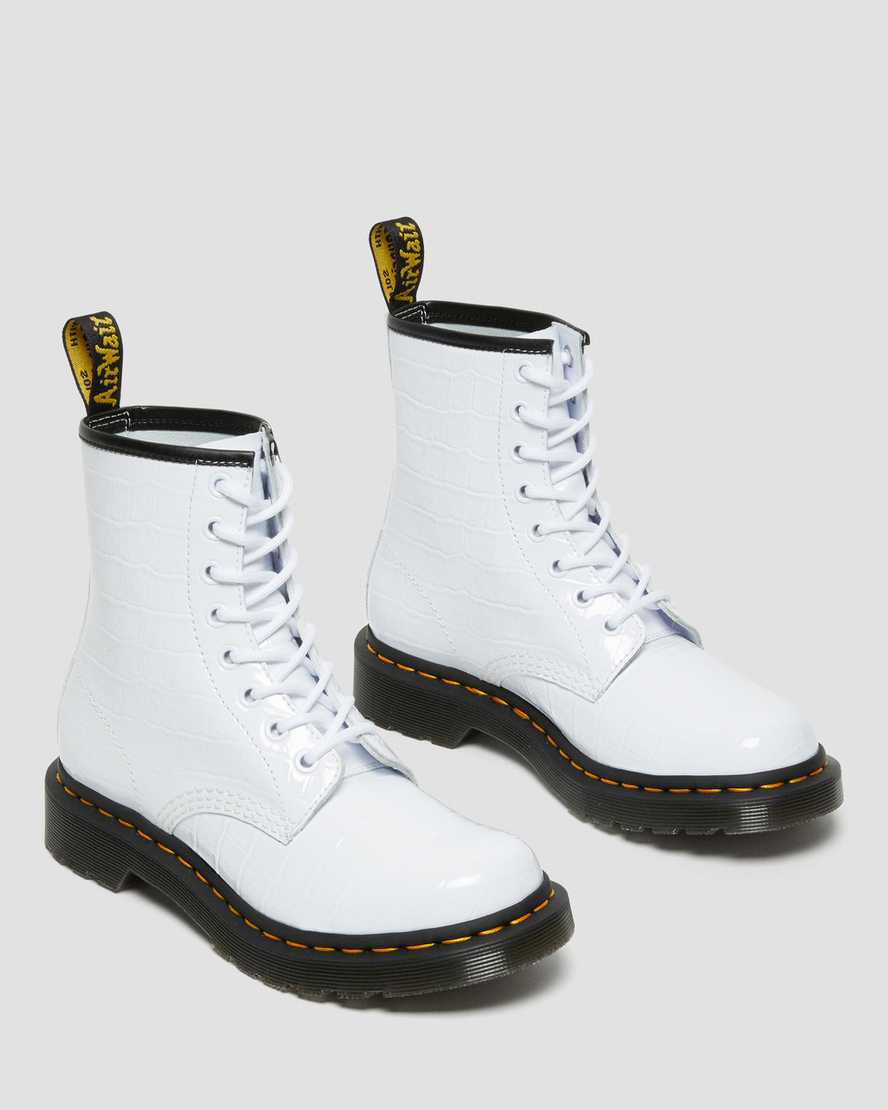 weiße dr. martens 1460 lackleder-freizeitstiefel mit krokodilprägung für damen