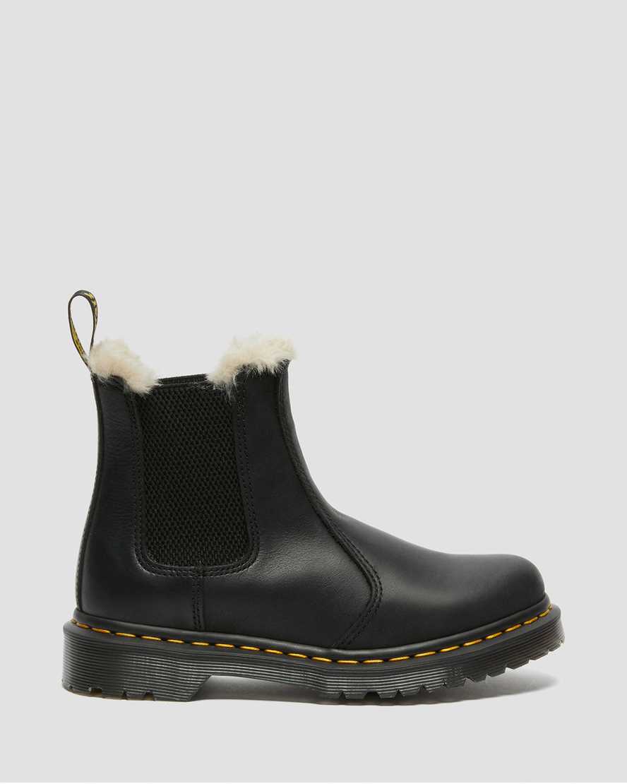 schwarze dr. martens 2976 chelsea boots für damen mit kunstfellfutter