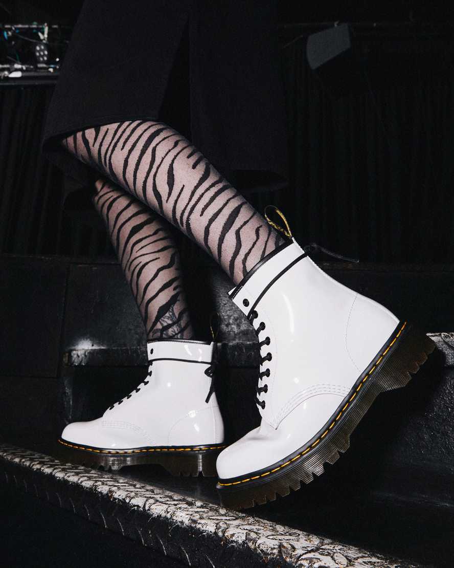 weiße dr. martens 1460 bex lackleder-schnürstiefel für damen
