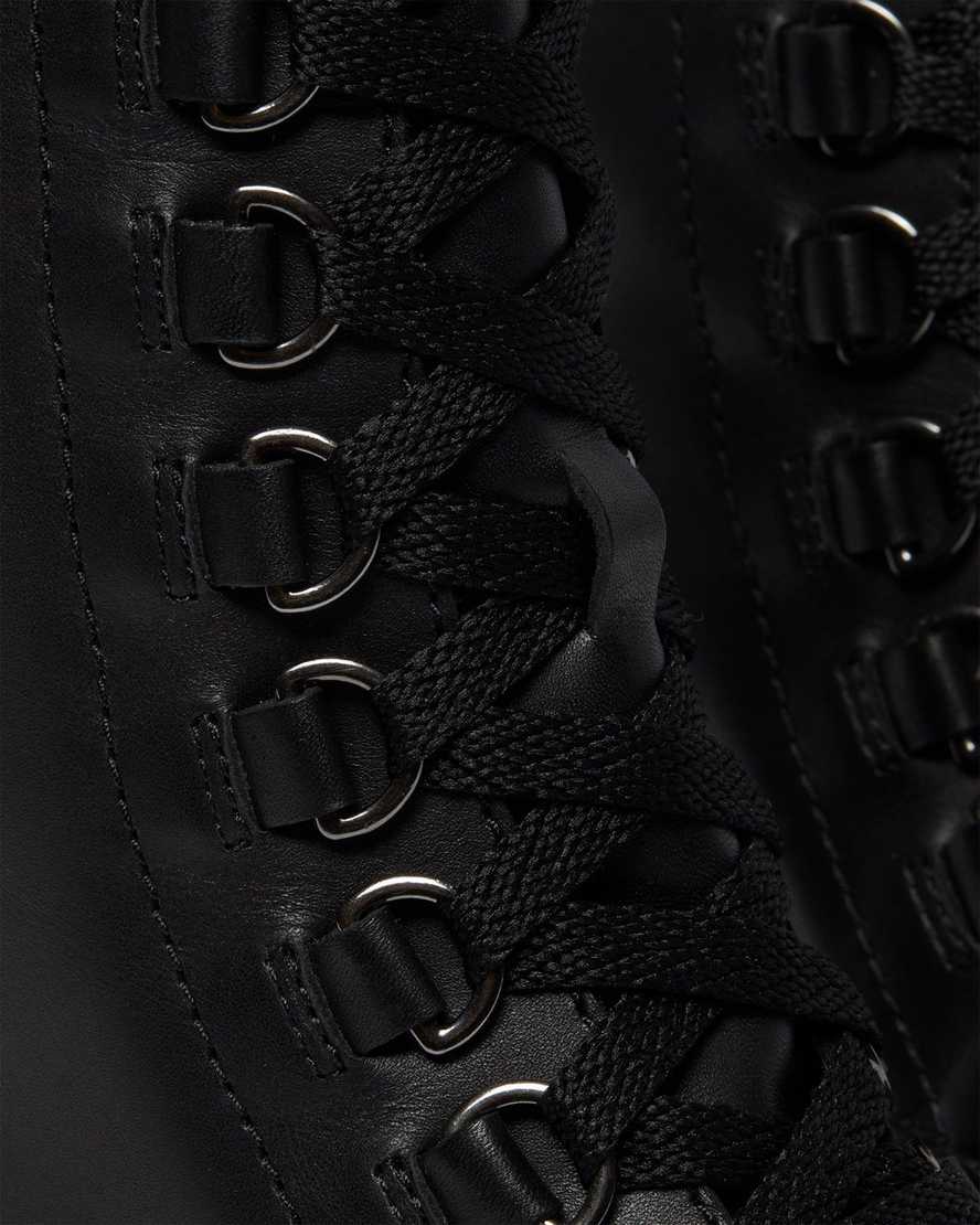 schwarze dr. martens chesney schnürstiefel mit ausgestelltem absatz für damen