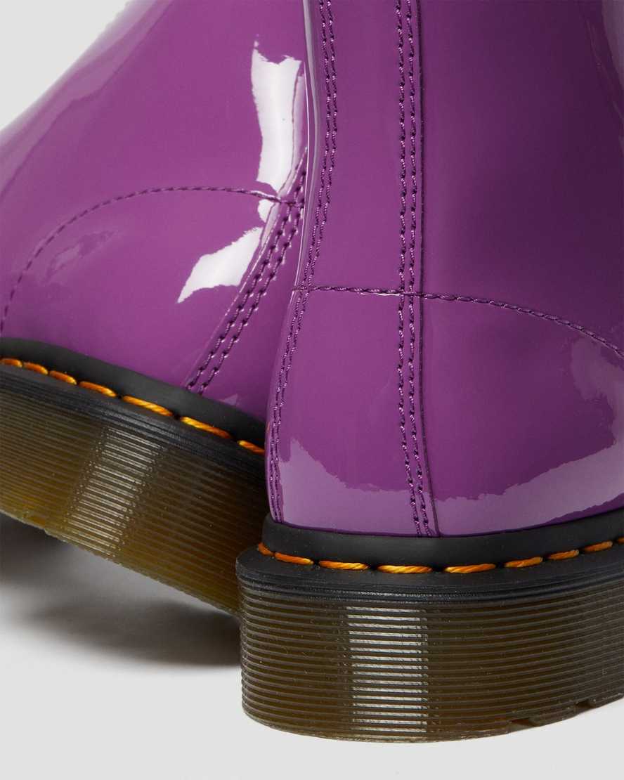 lila dr. martens 1460 lackleder-schnürstiefel für damen