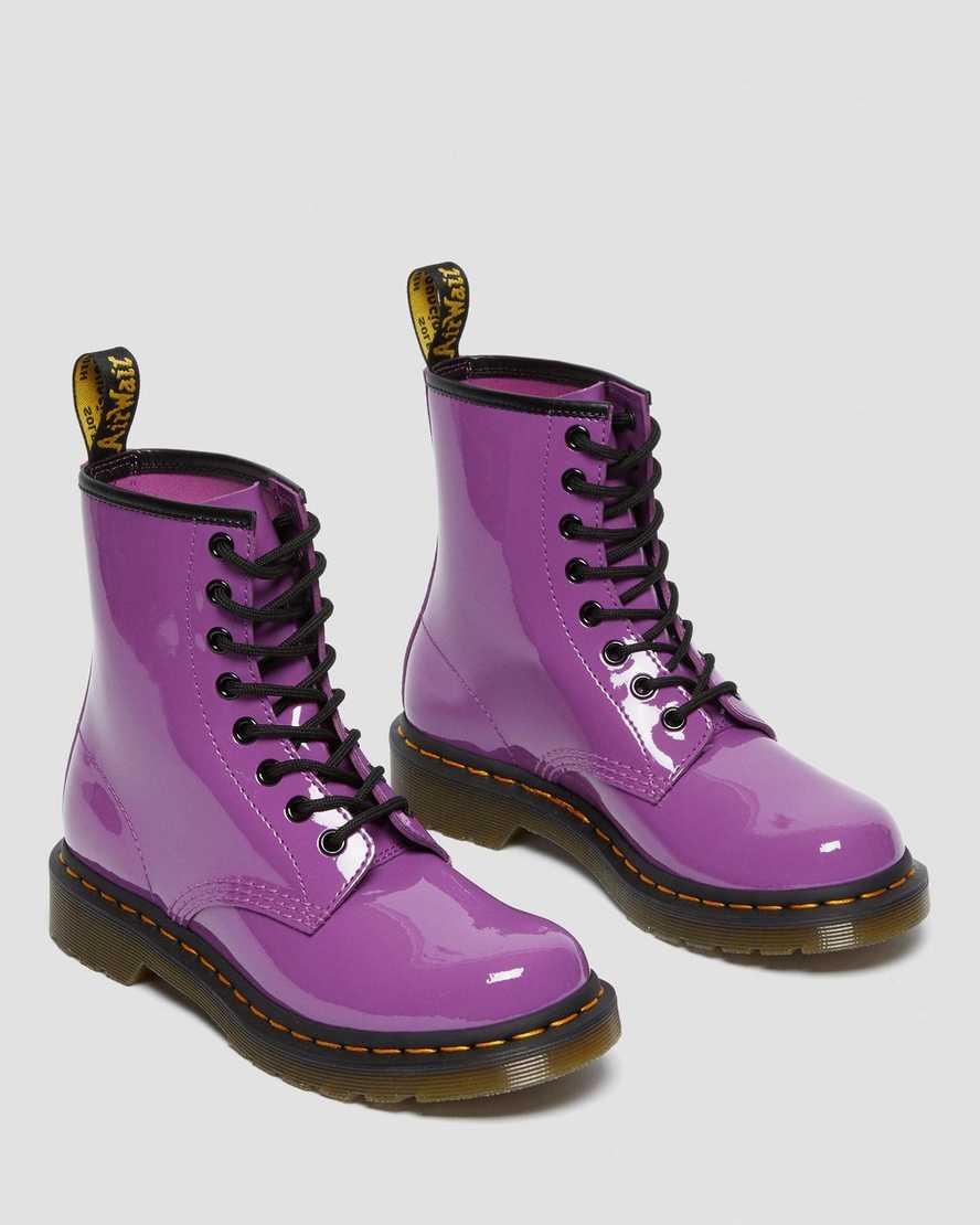 lila dr. martens 1460 lackleder-schnürstiefel für damen