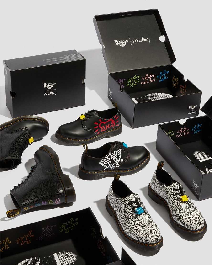 schwarze dr. martens keith haring 1460 smooth damen-schnürstiefel