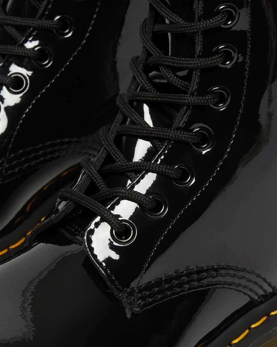 schwarze dr. martens 1460 lackleder-schnürstiefel für damen.