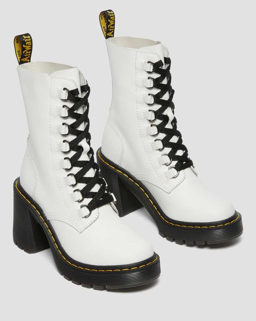 weiße dr. martens chesney schnürstiefel mit ausgestelltem absatz für damen