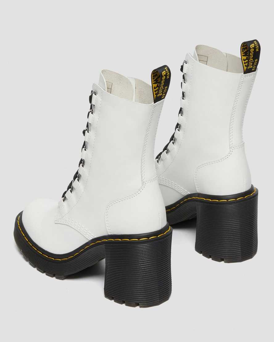 weiße dr. martens chesney schnürstiefel mit ausgestelltem absatz für damen
