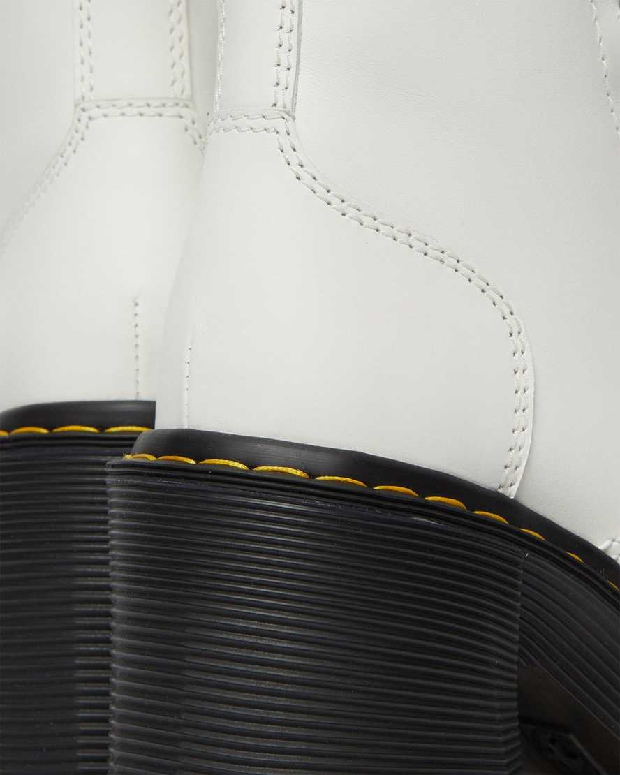 weiße dr. martens chesney schnürstiefel mit ausgestelltem absatz für damen