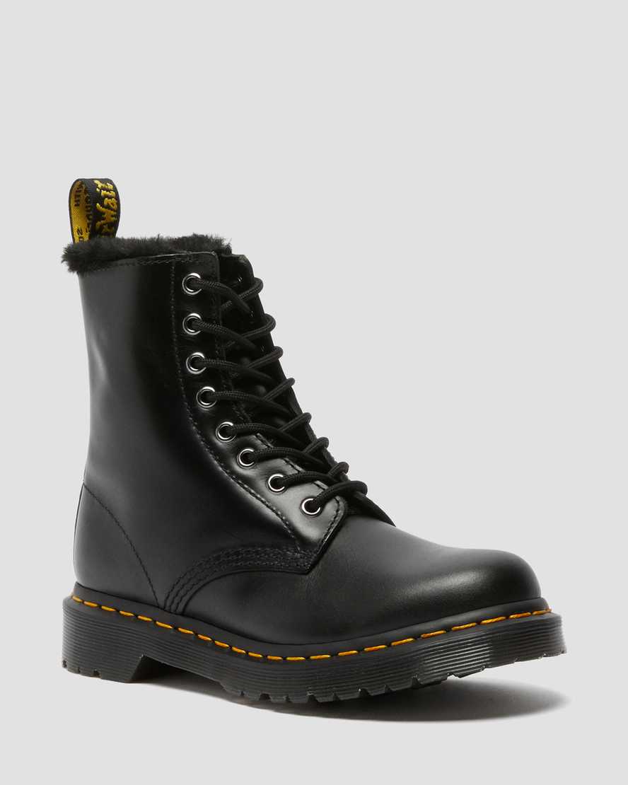 schwarze dr. martens 1460 serena schnürstiefel für damen mit kunstfellfutter.