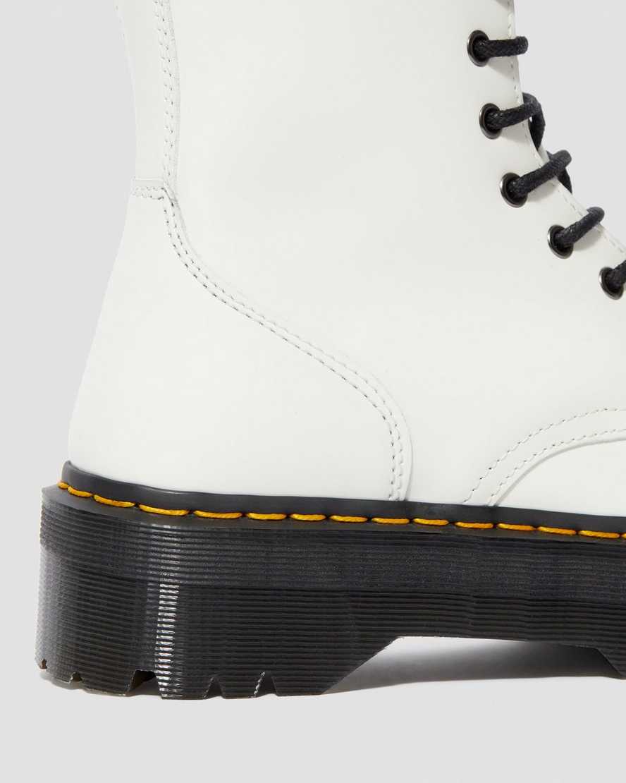 weiße dr. martens jadon smooth damen-plateaustiefel