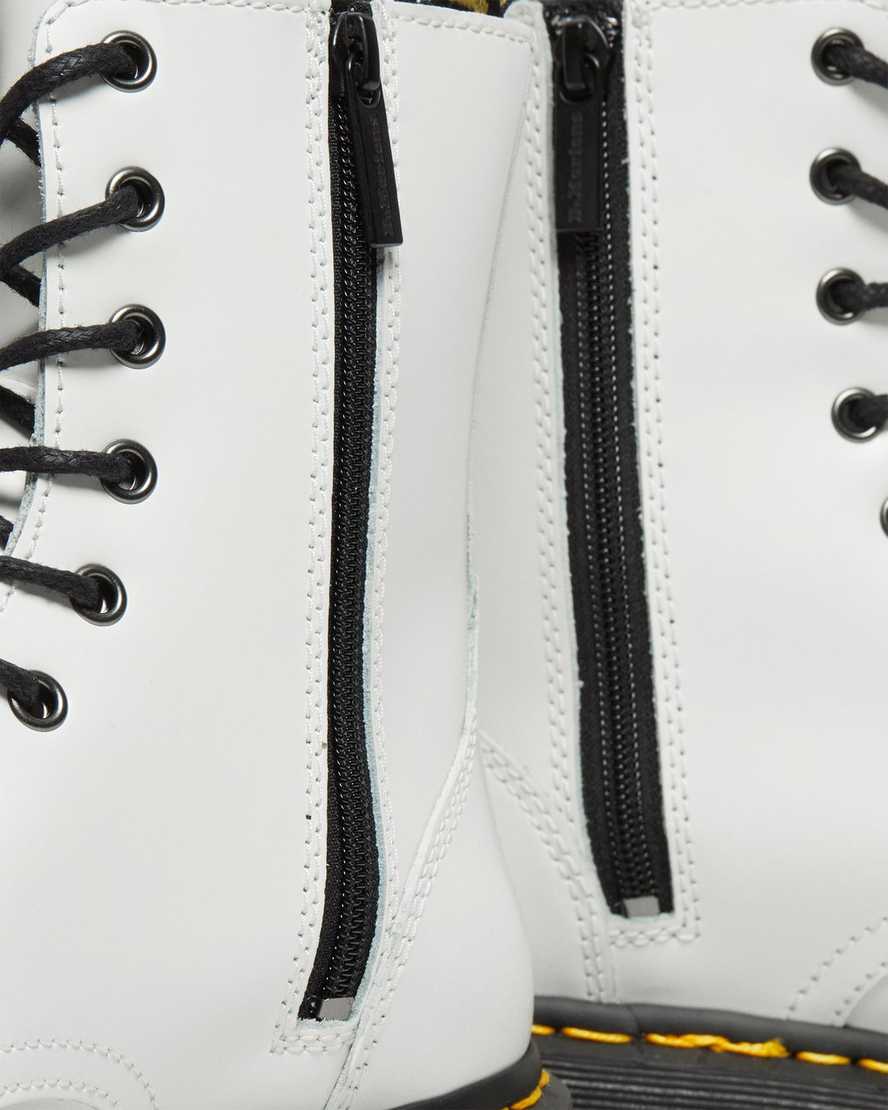 weiße dr. martens jadon smooth damen-plateaustiefel