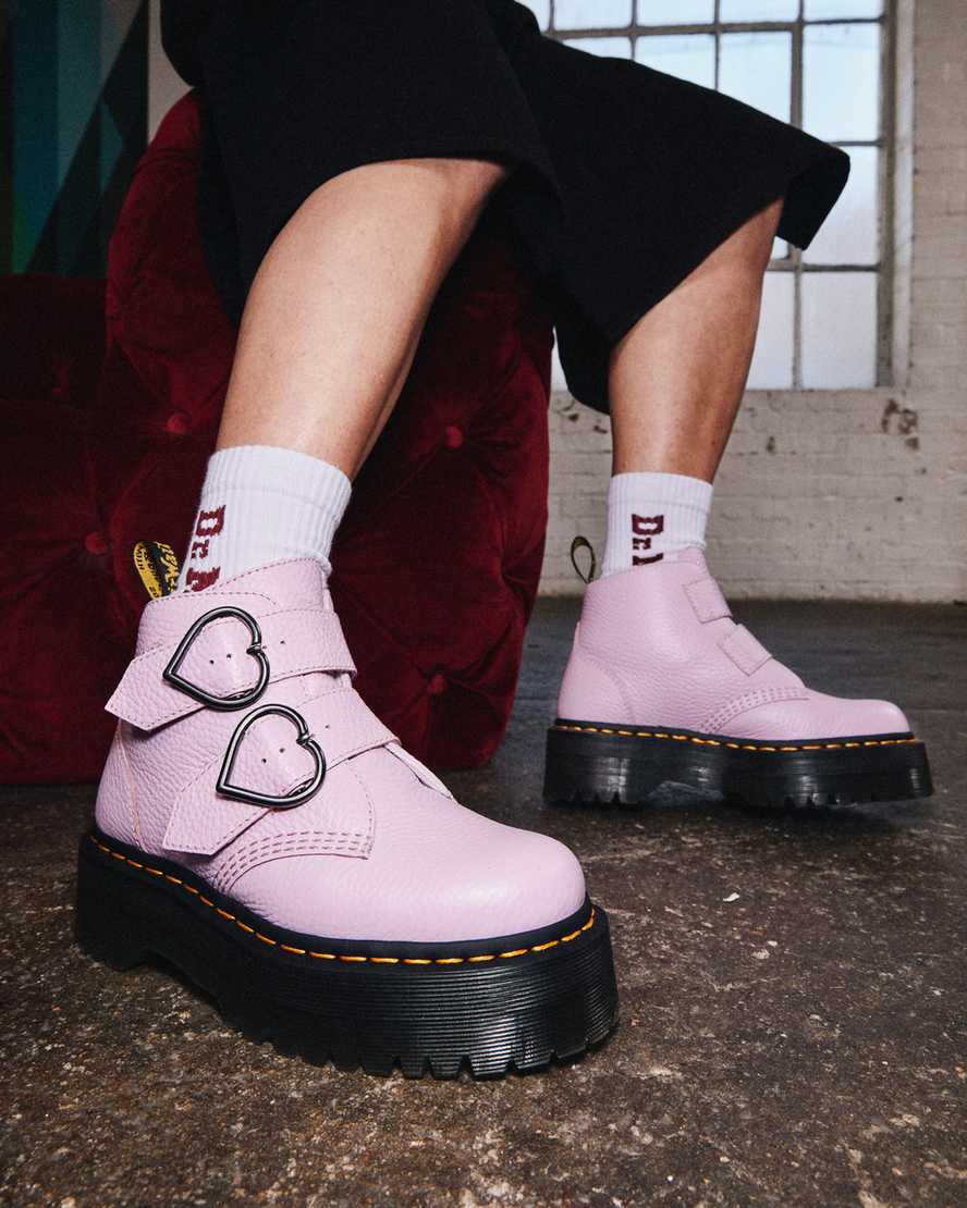 pinkfarbene dr. martens devon heart plateau-stiefel für damen.