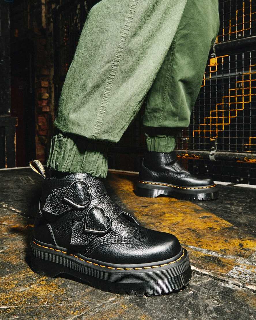 schwarze dr. martens devon heart damen-plateaustiefel