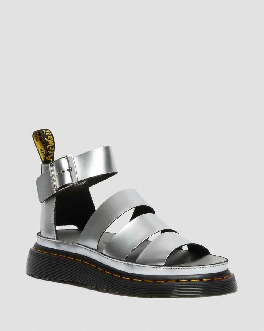 silberne dr. martens clarissa ii metallic damensandalen