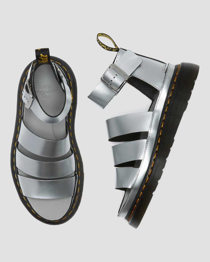 silberne dr. martens clarissa ii metallic damensandalen