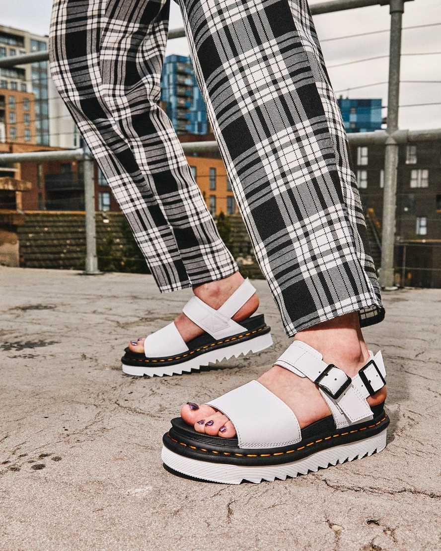 weiße dr. martens voss damen-riemensandalen