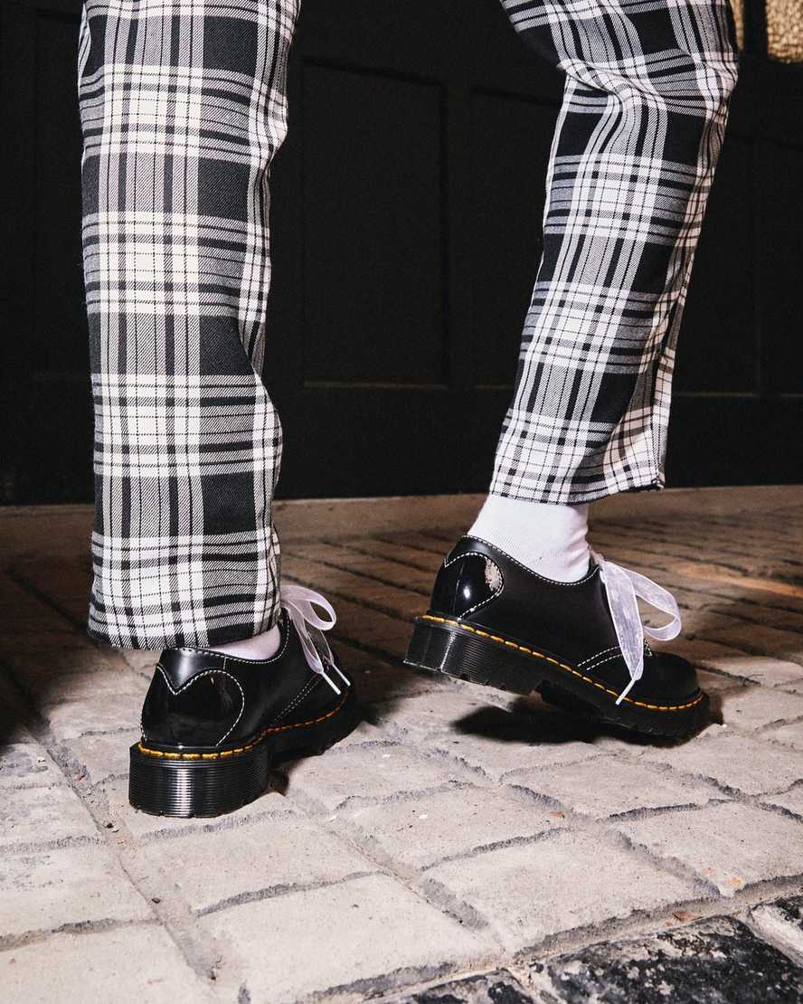 schwarze dr. martens 1461 hearts glatt- und lackleder damen-oxfordschuhe